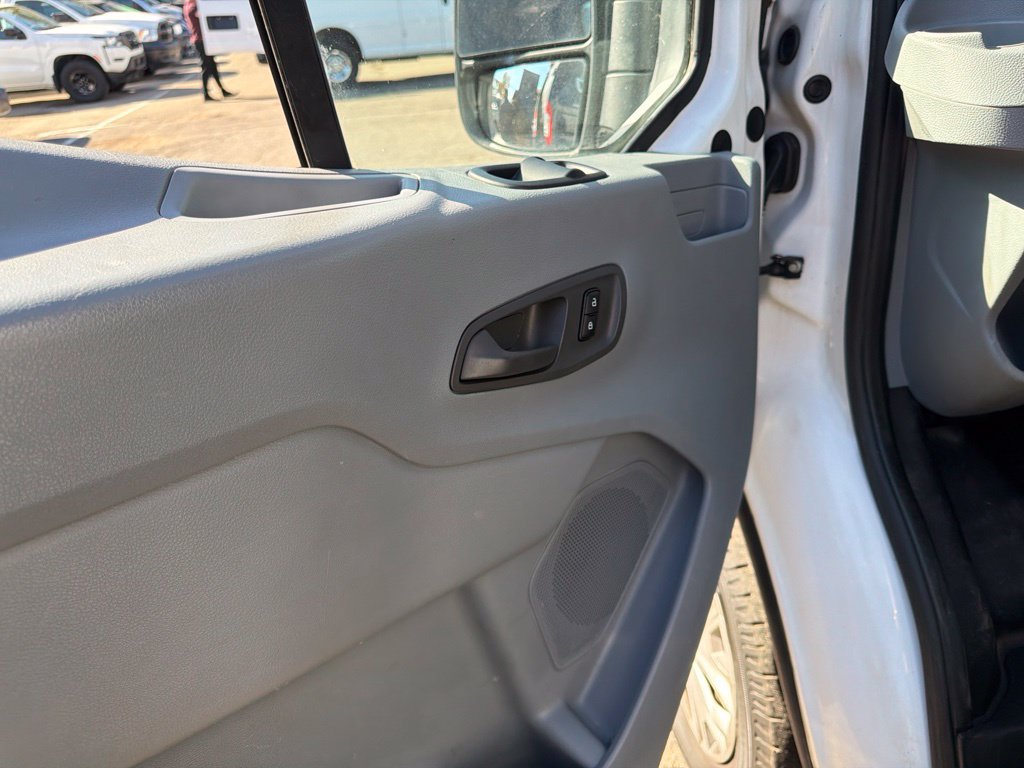 Used 2017 Ford Transit 250 130 Low Roof w/ Exterior Upgrade Package RWD image 11