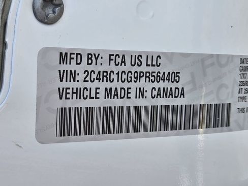 Used 2023 Chrysler Voyager LX image 35