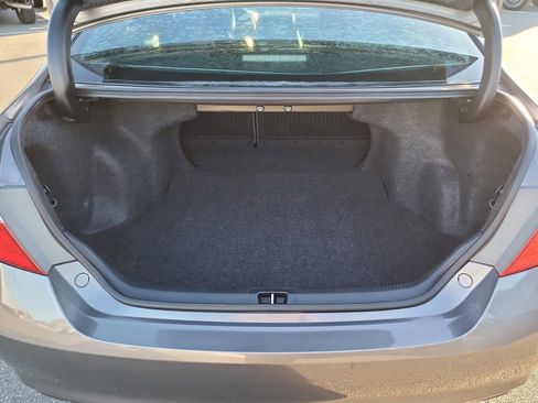 Used 2017 Toyota Camry SE image 8