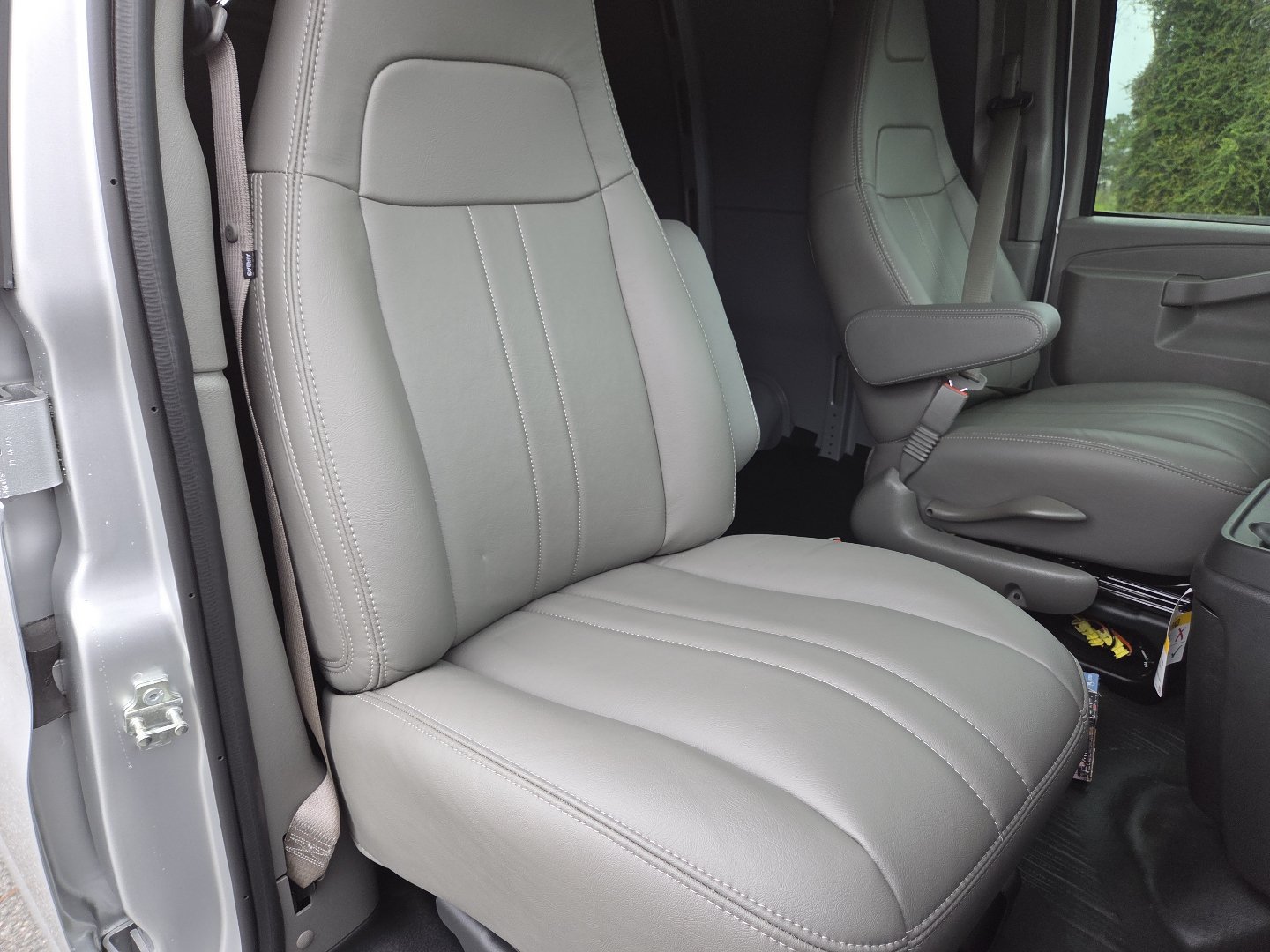 New 2026 GMC Savana 2500 w/ Driver Convenience Package RWD image 15