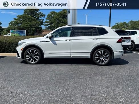 Used 2022 Volkswagen Tiguan SEL R-Line AWD/4WD image 4