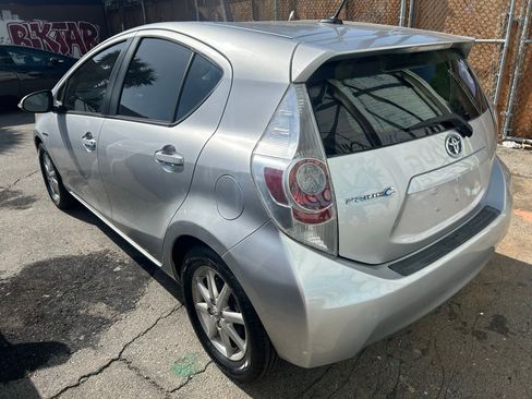 Used 2014 Toyota Prius C Three image 4