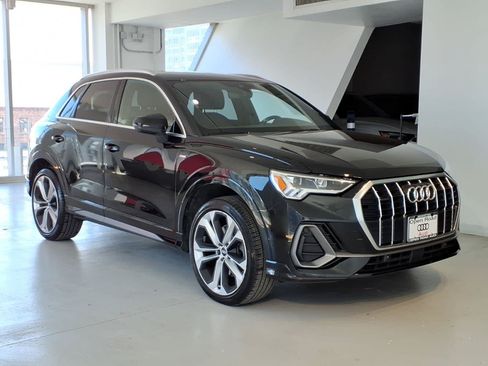 Used 2020 Audi Q3 2.0T Premium Plus w/ Premium Plus Package AWD/4WD image 3