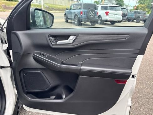 Certified 2023 Ford Escape Platinum AWD/4WD image 32