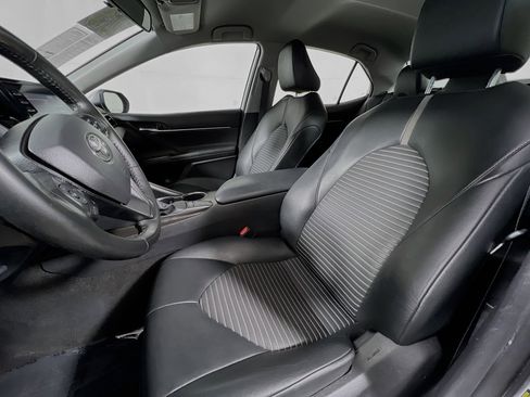 Used 2023 Toyota Camry SE image 15