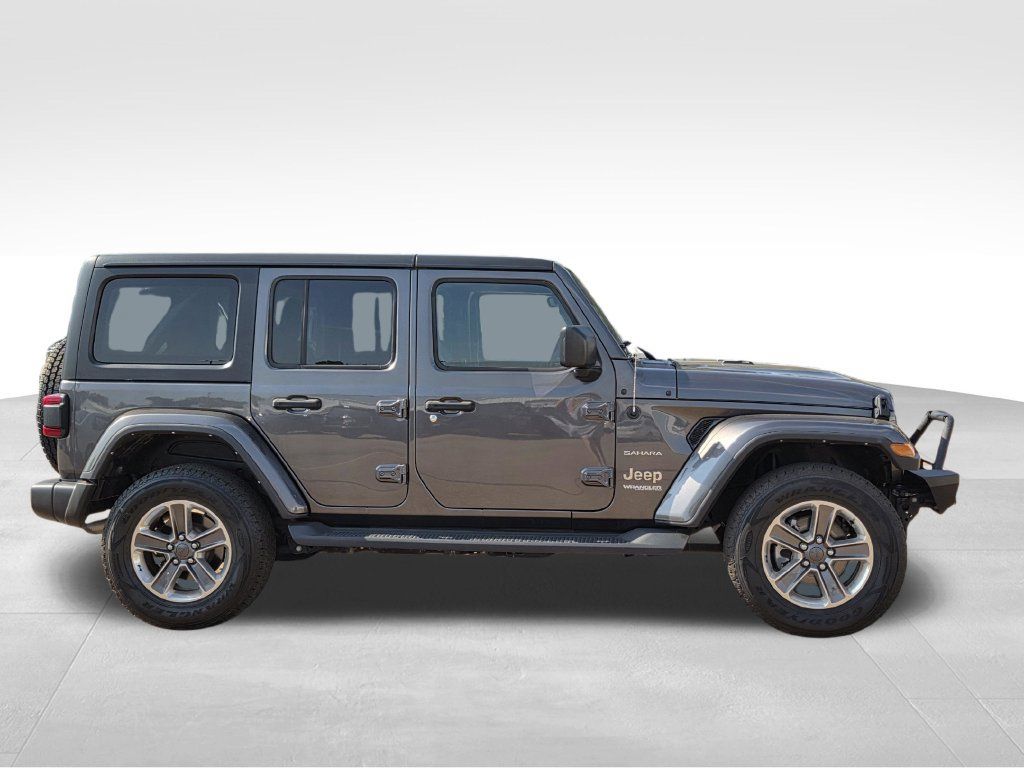 Used 2022 Jeep Wrangler Unlimited Sahara w/ Cold Weather Group AWD/4WD image 5