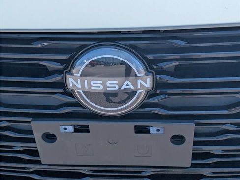 Used 2024 Nissan Altima 2.5 SV FWD image 3