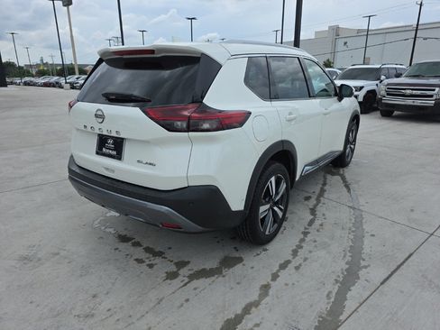 Used 2023 Nissan Rogue SL w/ SL Premium Package image 5