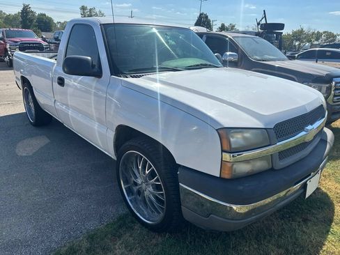 Used 2005 Chevrolet Silverado 1500 W/T RWD image 2