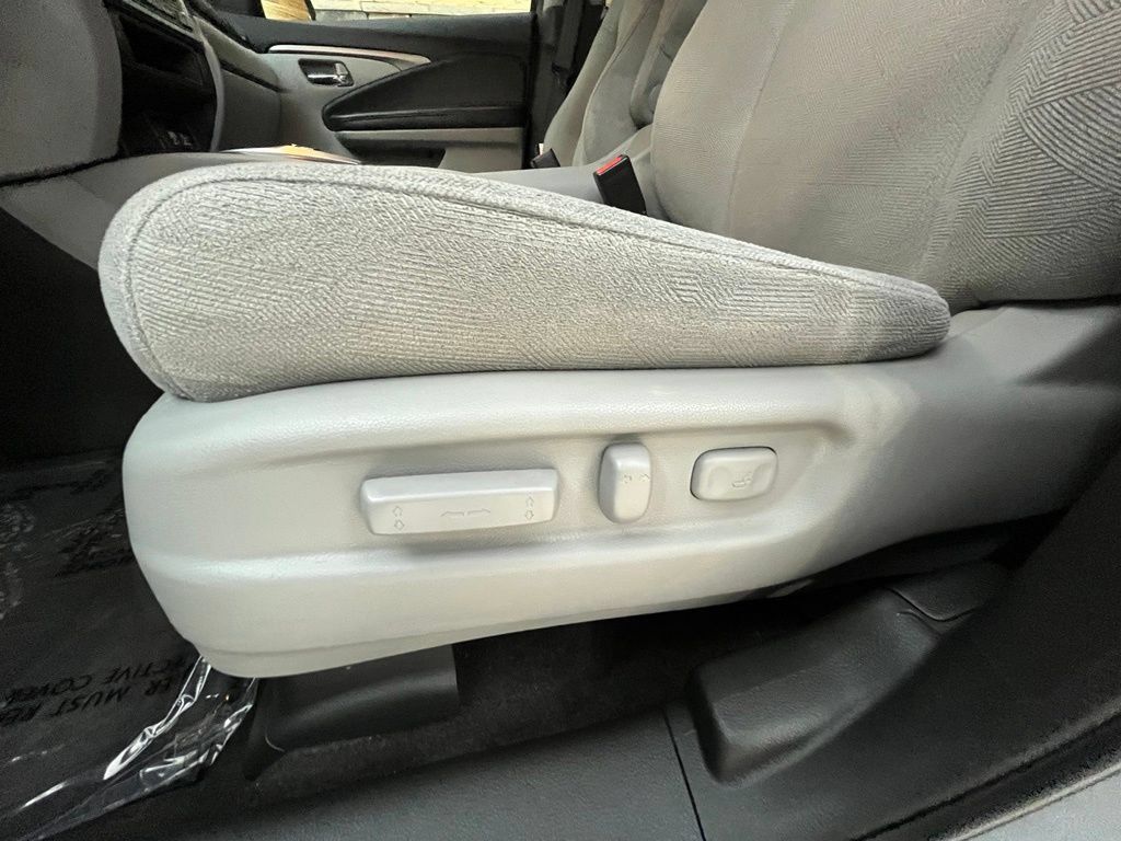 Used 2021 Honda Pilot EX image 40