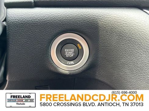 New 2025 Chrysler Pacifica Select image 15