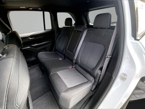 Certified 2025 Jeep Grand Cherokee Laredo X w/ Luxury Tech Group I AWD/4WD image 26