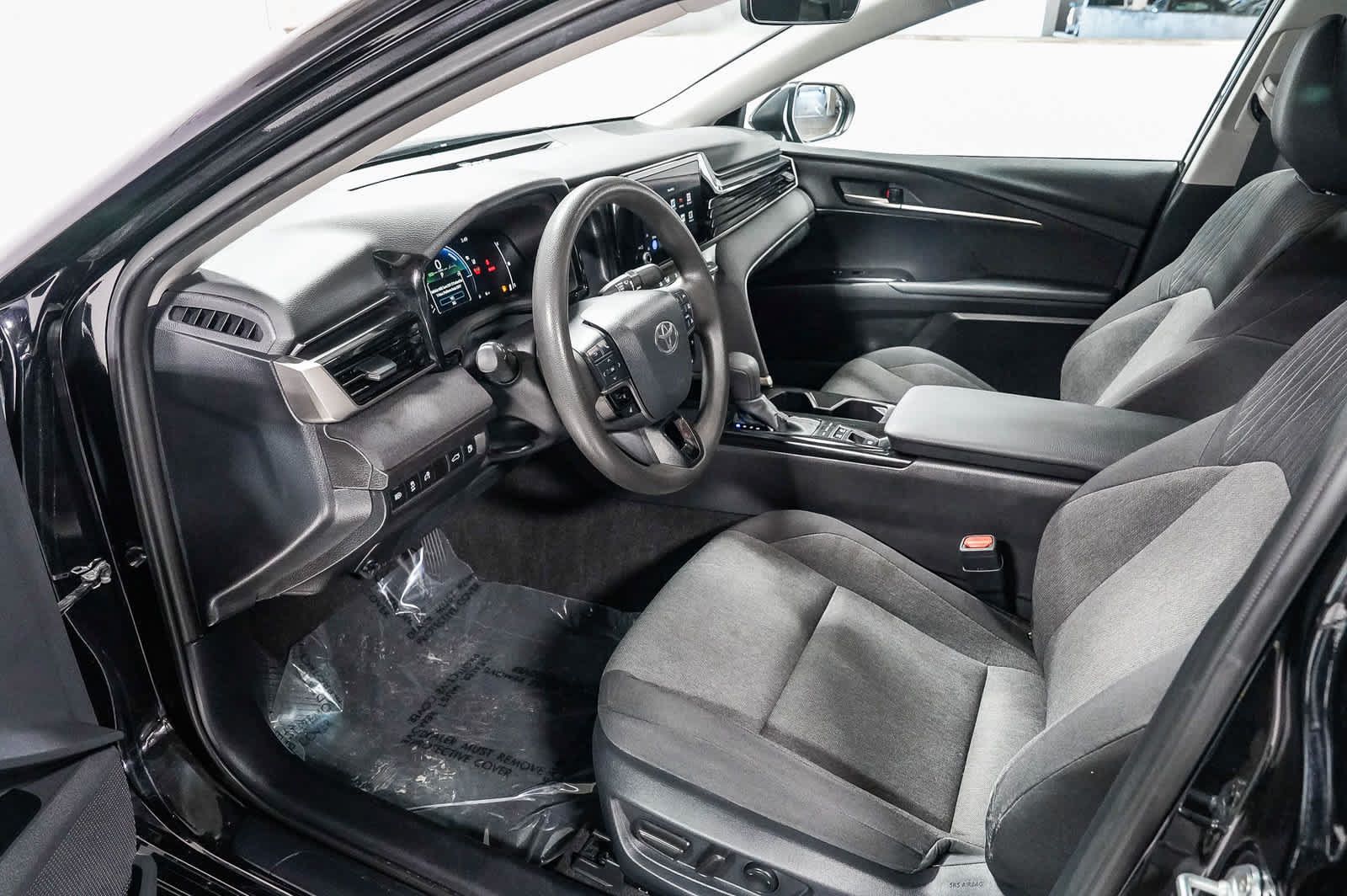 Used 2025 Toyota Camry LE w/ Convenience Package FWD image 17