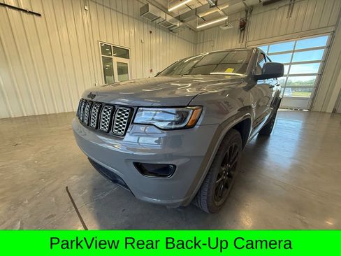 Used 2020 Jeep Grand Cherokee Altitude AWD/4WD image 8