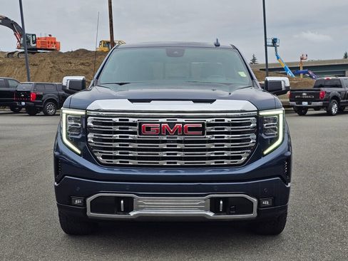 Used 2023 GMC Sierra 1500 Denali w/ Technology Package AWD/4WD image 2