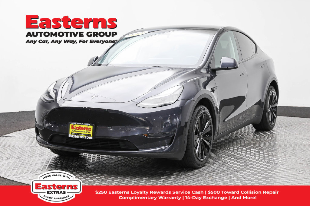 Used 2024 Tesla Model Y Long Range AWD/4WD image 1