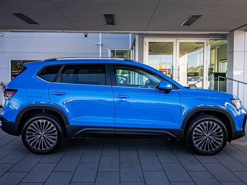 New 2026 Volkswagen Taos SE FWD image 20