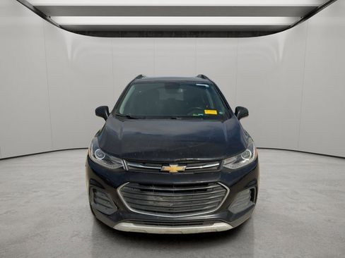 Used 2020 Chevrolet Trax LT w/ LT Convenience Package image 8