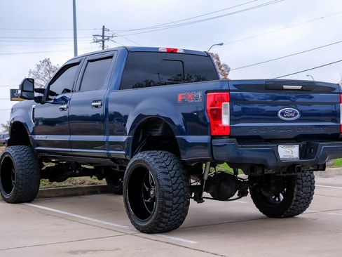 Used 2019 Ford F250 Lariat w/ Chrome Package image 13