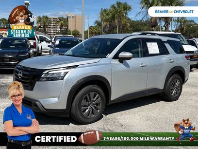 Used 2024 Nissan Pathfinder SV