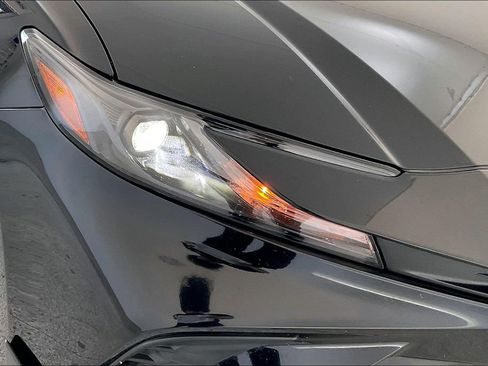 Used 2025 Toyota Camry SE image 39