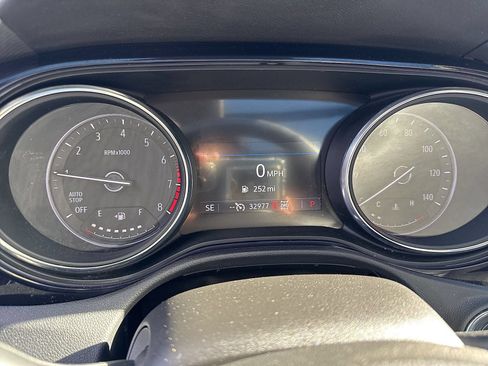 Used 2022 Buick Encore GX Essence w/ Experience Buick Package AWD/4WD image 22