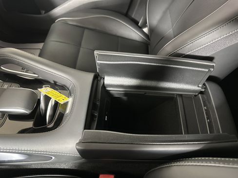 Used 2024 Mercedes-Benz GLE 350 4MATIC image 23