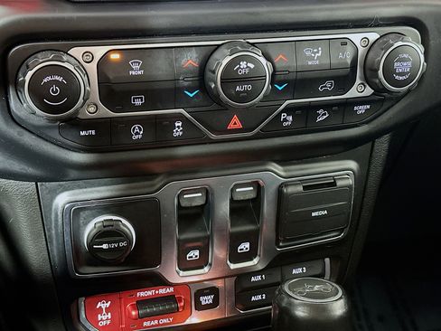 Used 2020 Jeep Wrangler Rubicon w/ LED Lighting Group image 16