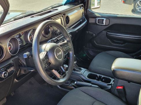 Used 2018 Jeep Wrangler Unlimited Sport AWD/4WD image 5