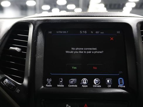 Used 2018 Jeep Cherokee Limited AWD/4WD image 43