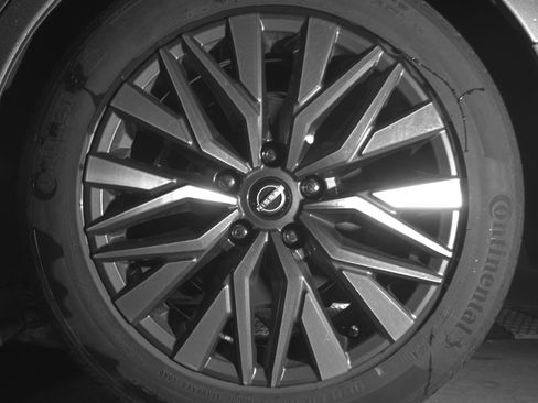 Used 2025 Nissan Altima 2.5 SV FWD image 14