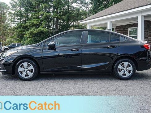 Used 2018 Chevrolet Cruze LS FWD image 8