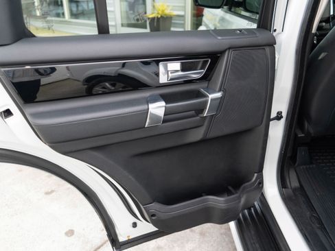Used 2016 Land Rover LR4 HSE Silver Edition AWD/4WD image 26