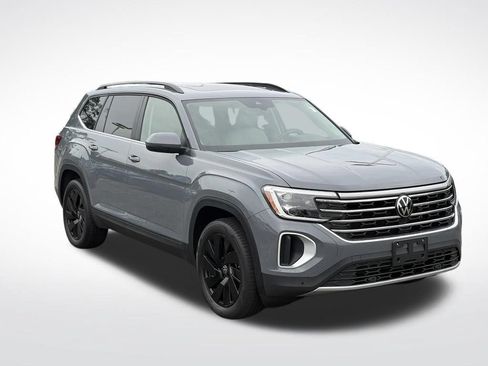 Used 2025 Volkswagen Atlas SE AWD/4WD image 2