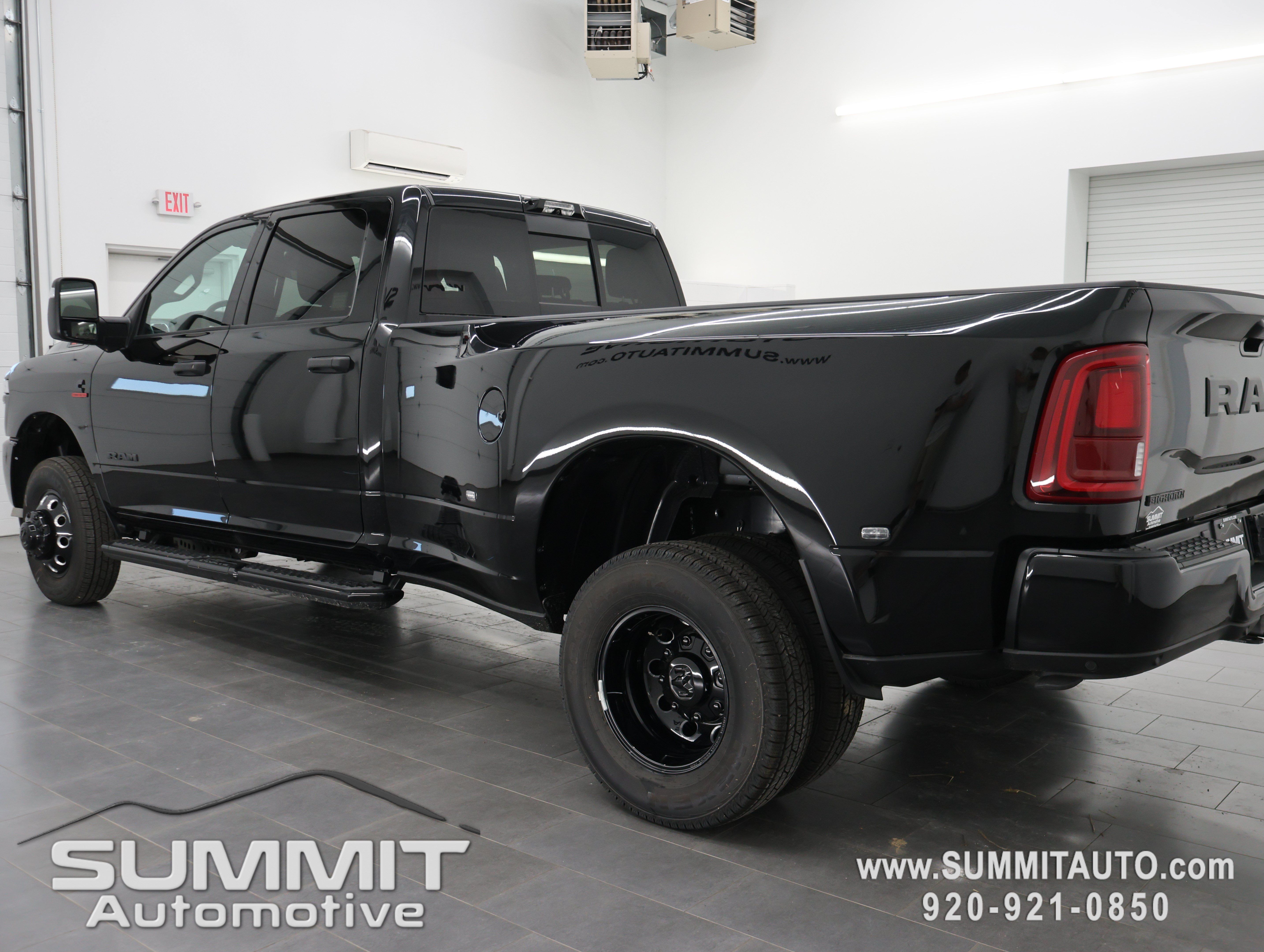 New 2026 RAM 3500 Big Horn AWD/4WD image 6