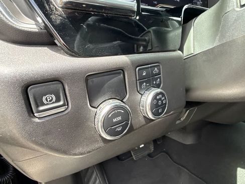 Used 2025 GMC Sierra 1500 SLT RWD image 18