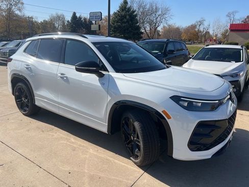 New 2026 Volkswagen Tiguan SE R-Line AWD/4WD image 1