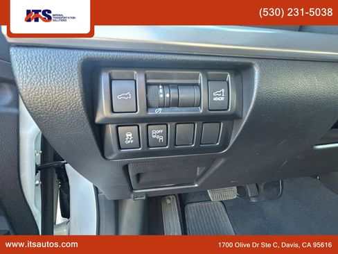 Used 2017 Subaru Outback 3.6R Limited image 30