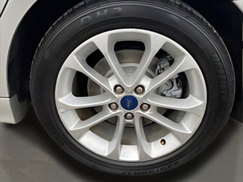 Used 2019 Ford Fusion SE image 34