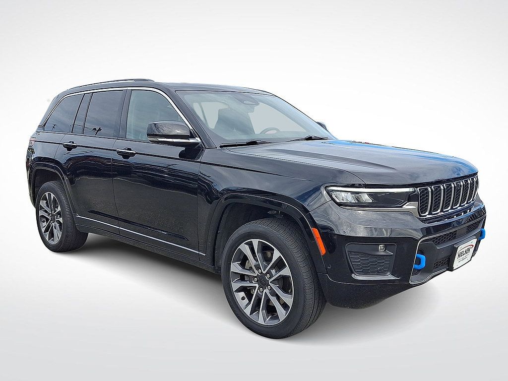 Used 2022 Jeep Grand Cherokee Overland w/ Advanced Protech Group III AWD/4WD image 1