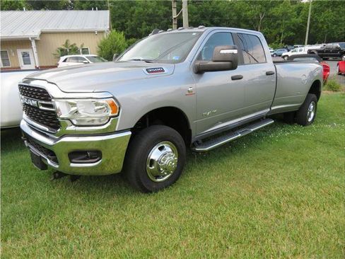 Used 2024 RAM 3500 Big Horn AWD/4WD image 1