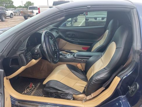 Used 2000 Chevrolet Corvette Coupe w/ Roof Pkg RWD image 14