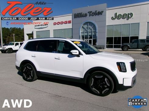 Used 2023 Kia Telluride EX w/ EX Captain's Chair Package image 1