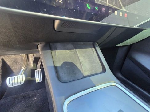 Used 2021 Tesla Model Y Performance image 10