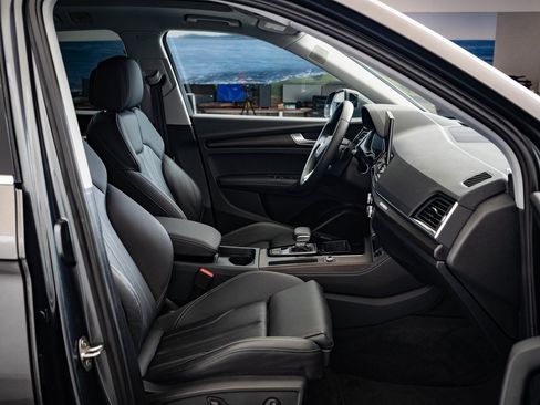 Certified 2025 Audi Q5 2.0T Premium Plus w/ Premium Plus Package image 22