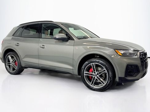 Used 2024 Audi Q5 e Premium Plus image 3