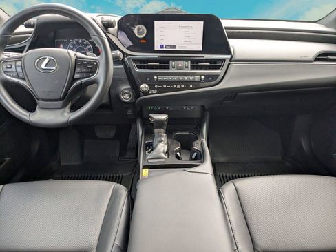 Certified 2025 Lexus ES 350 w/ Premium Package FWD image 17