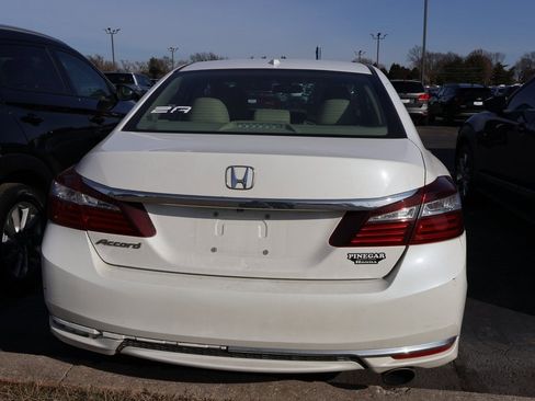 Used 2017 Honda Accord EX-L image 20