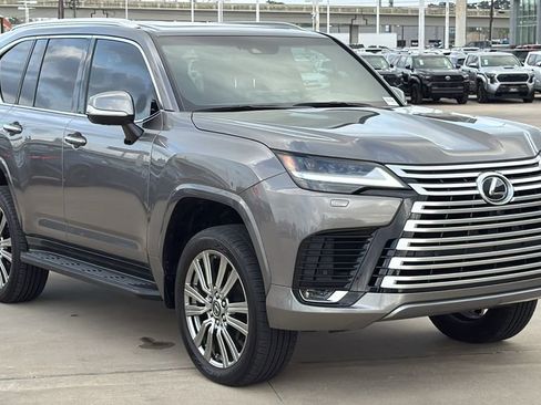 Used 2024 Lexus LX 600 4WD w/ Ultra Luxury Package image 7
