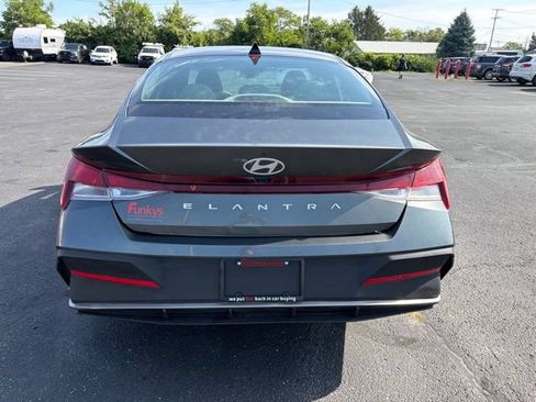 Used 2025 Hyundai Elantra SEL FWD image 6